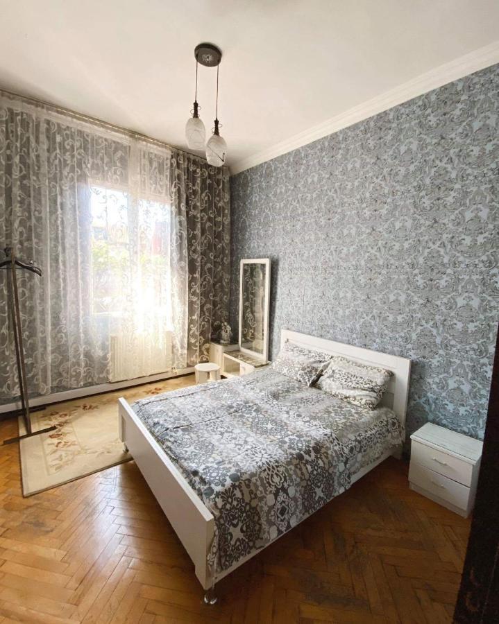 Eka Guest House Батуми Экстерьер фото